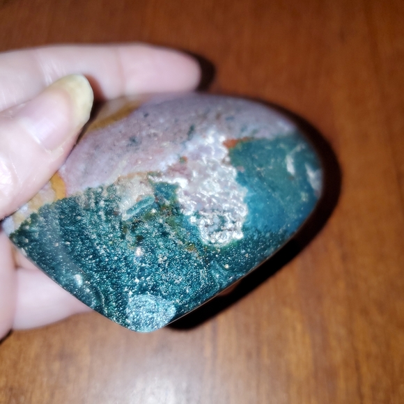 Green Jasper Crystal Heart - Picture 4 of 6